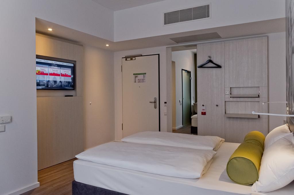 ซูเปอร์ 8 บาย วินด์แฮม มิวนิคซิตี้ นอร์ท Hotel มิวนิก ภายนอก รูปภาพ